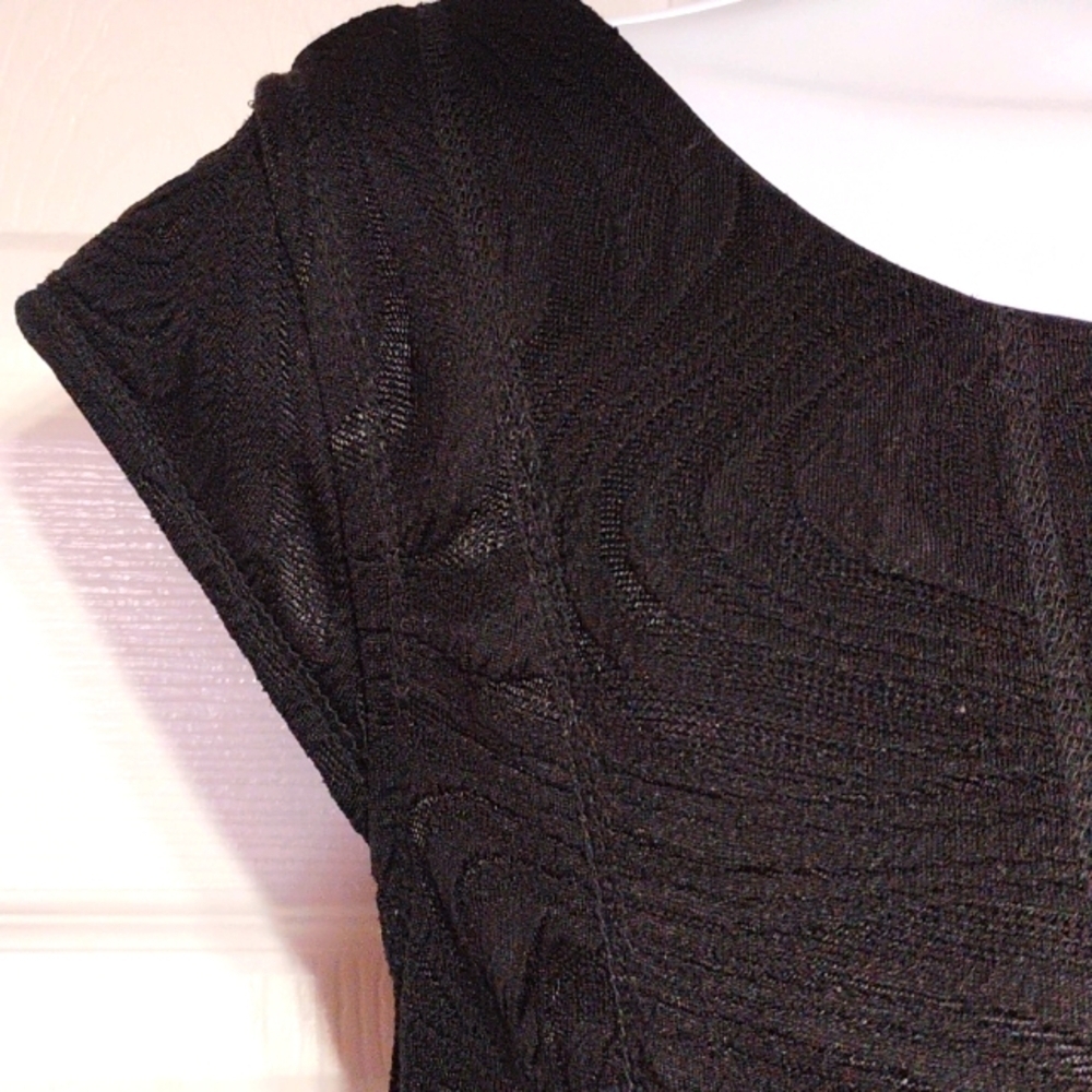 Robbie Bee Signature Black Dress - Picture 5 of 16